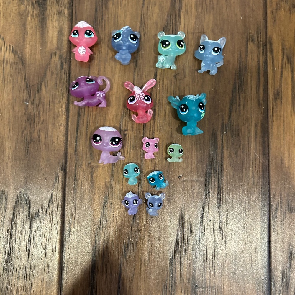 Littlest Pet shop Christmas sparkly pets